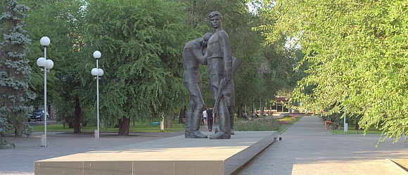 Памятник комсомольцам, защищавшим Сталинград