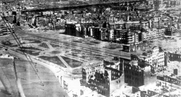 Площадь Павших Борцов, Сталинград, после боев 1942-43 гг.